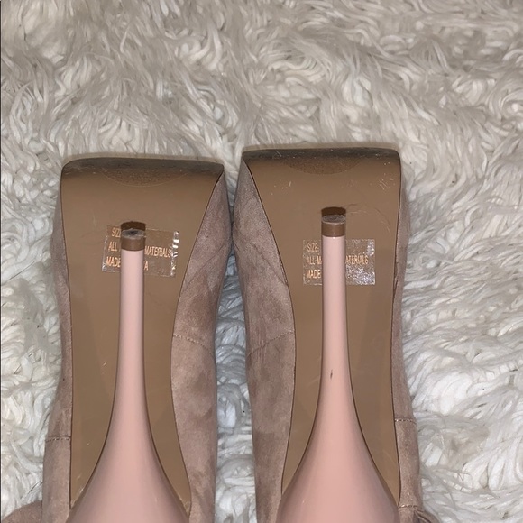 Heels - Picture 4 of 4